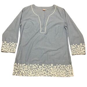 Persifor v-neck chambray tunic top with white embroidery